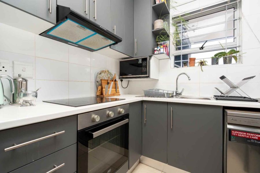 2 Bedroom Property for Sale in Three Anchor Bay Western Cape